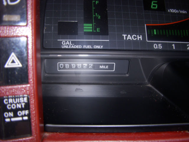 1986 White Nissan 300ZX 2 door coupe