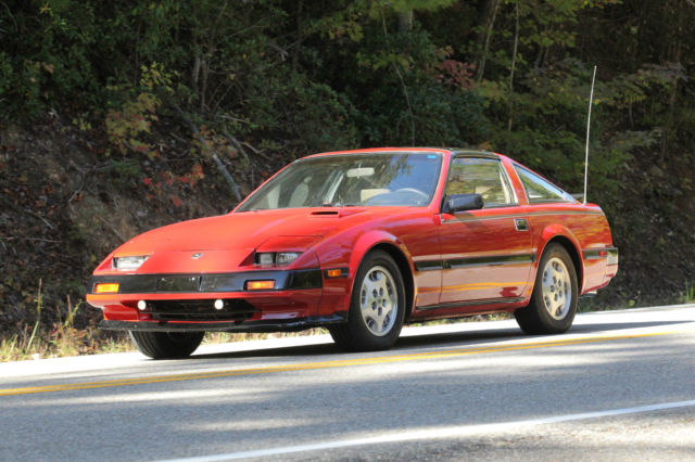 1986 White Nissan 300ZX Coupe