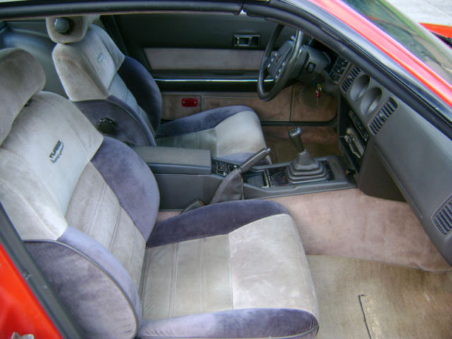 1986 White Nissan 300ZX Coupe
