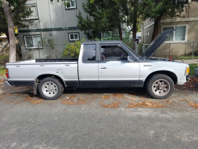 1984 Black/Gray Nissan Other Extended Cab Pickup