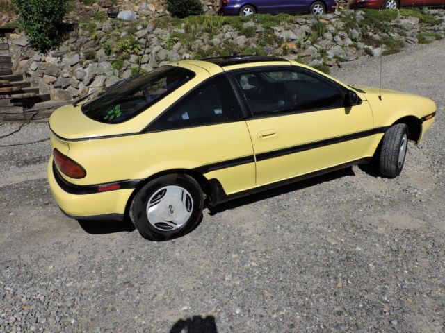 1992 Yellow Nissan NX Hatchback