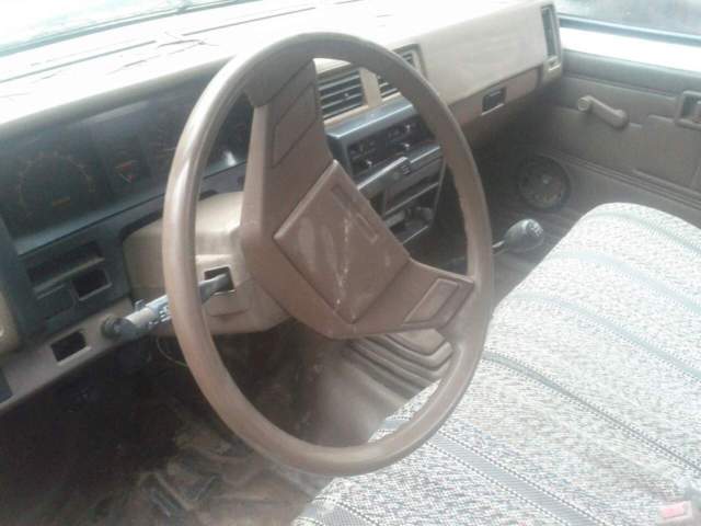 1988 White Nissan Other Pickups Pickup, heavy duty, 1 Ton, dually