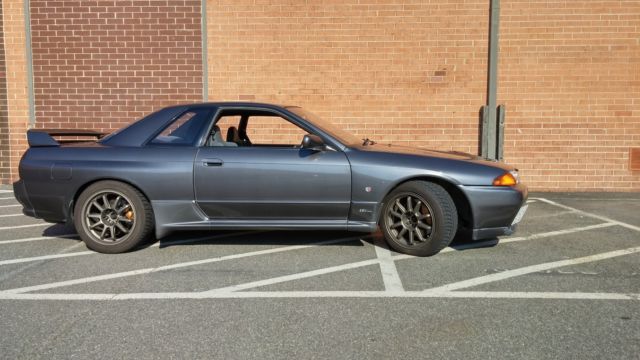 1989 Gray Nissan GT-R Coupe