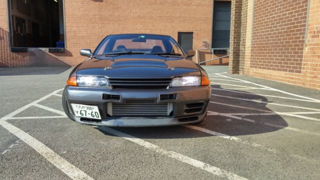 1989 Gray Nissan GT-R Coupe