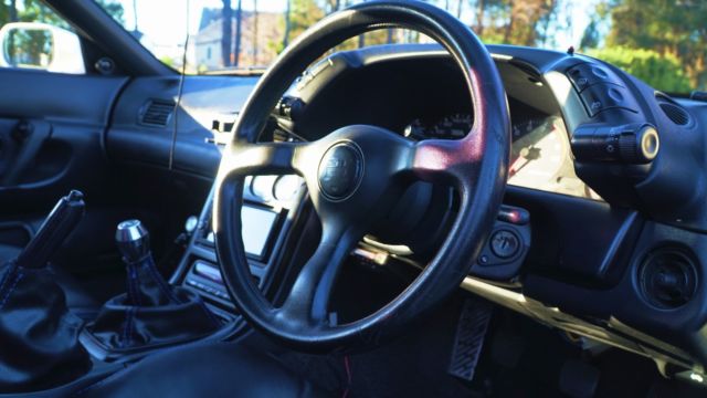 1990 White Nissan GT-R Coupe
