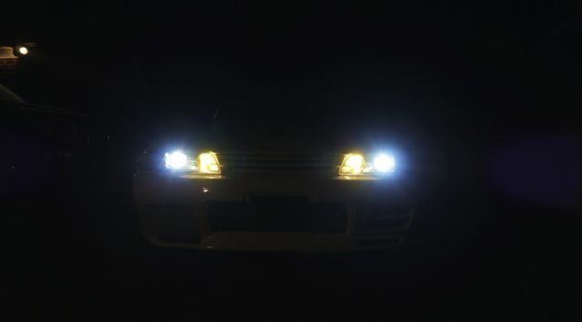 1990 White Nissan GT-R Coupe