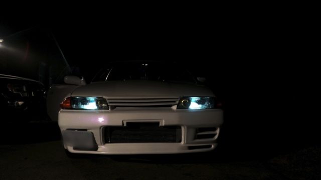 1990 White Nissan GT-R Coupe