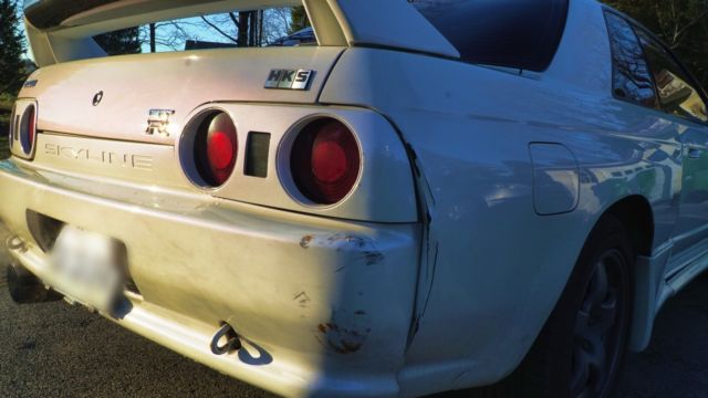 1990 White Nissan GT-R Coupe