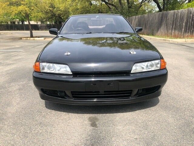 1990 Black Nissan Skyline Coupe