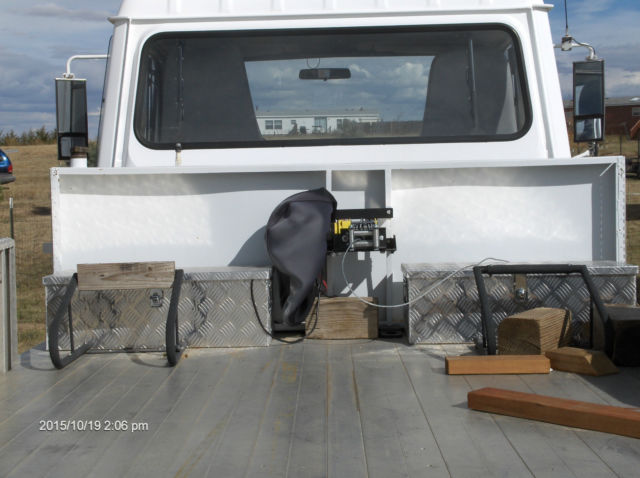 1989 White Nissan Other Pickups flatbed