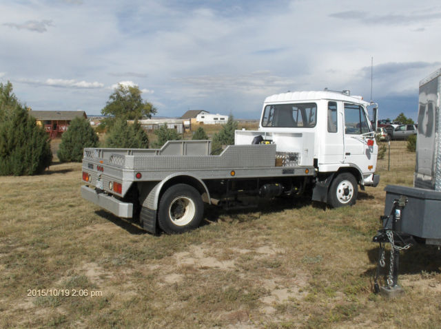 1989 White Nissan Other Pickups flatbed