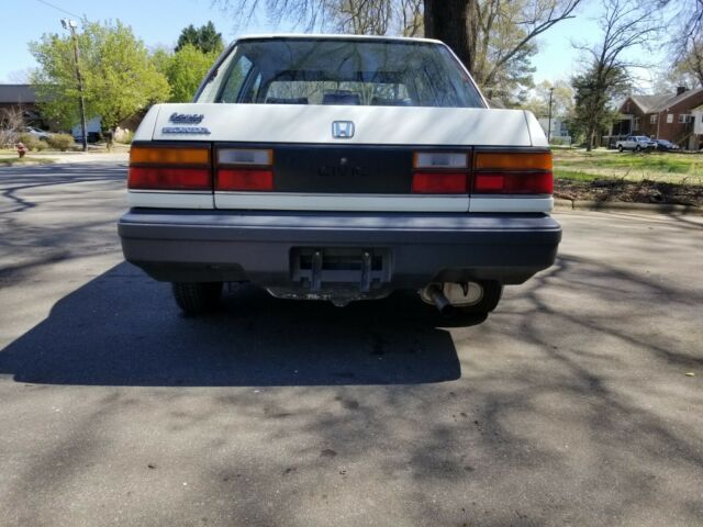 1986 White Honda Civic