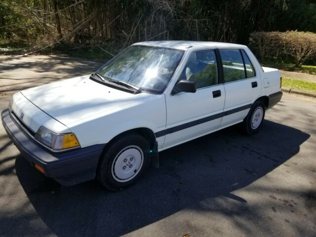 1986 White Honda Civic