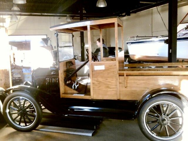 1923 Black Ford Model T Truck