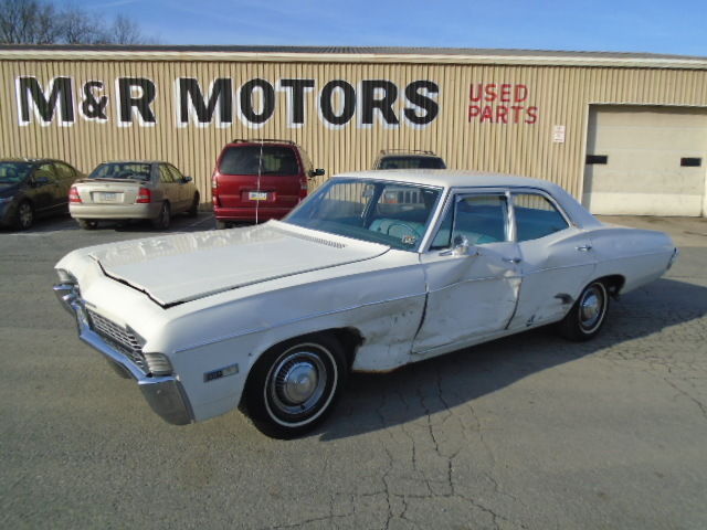1968 WHITE Chevrolet Bel Air/150/210 Sedan