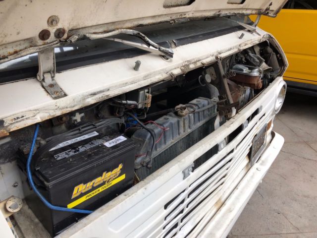 1970 White Ford E-Series Van