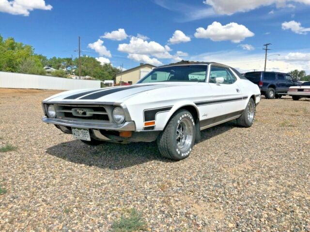 1971 White Ford Mustang Coupe