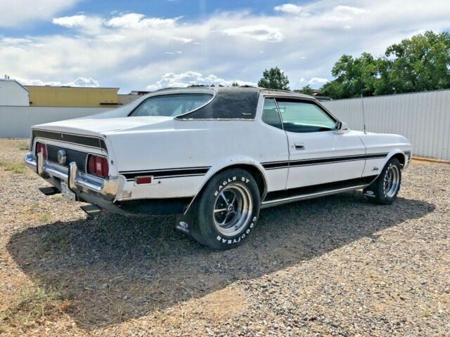 1971 White Ford Mustang Coupe