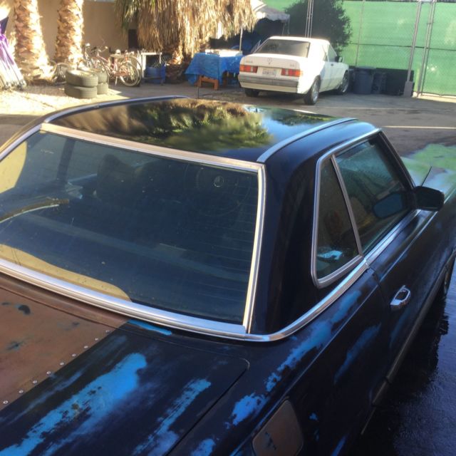 1972 Dark Blue Mercedes-Benz 300-Series Roadster