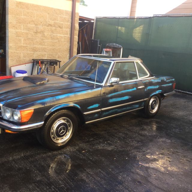 1972 Dark Blue Mercedes-Benz 300-Series Roadster