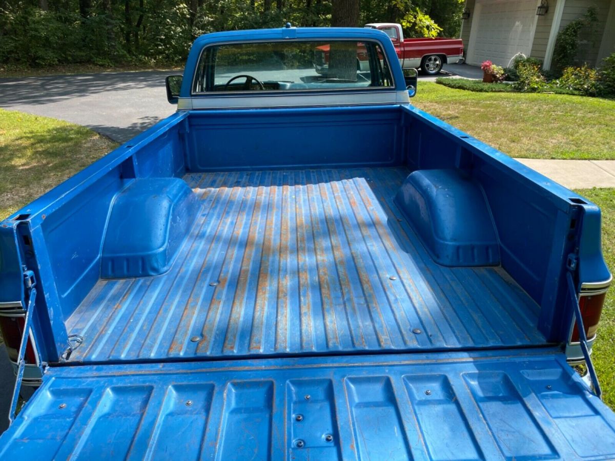 1976 Blue Chevrolet C-10 Standard Cab Pickup