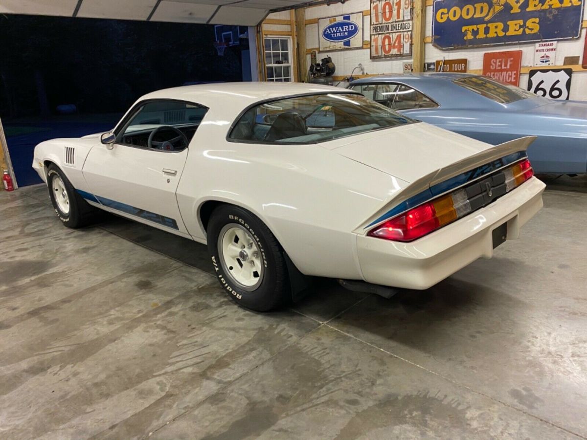 1979 White Chevrolet Camaro Coupe