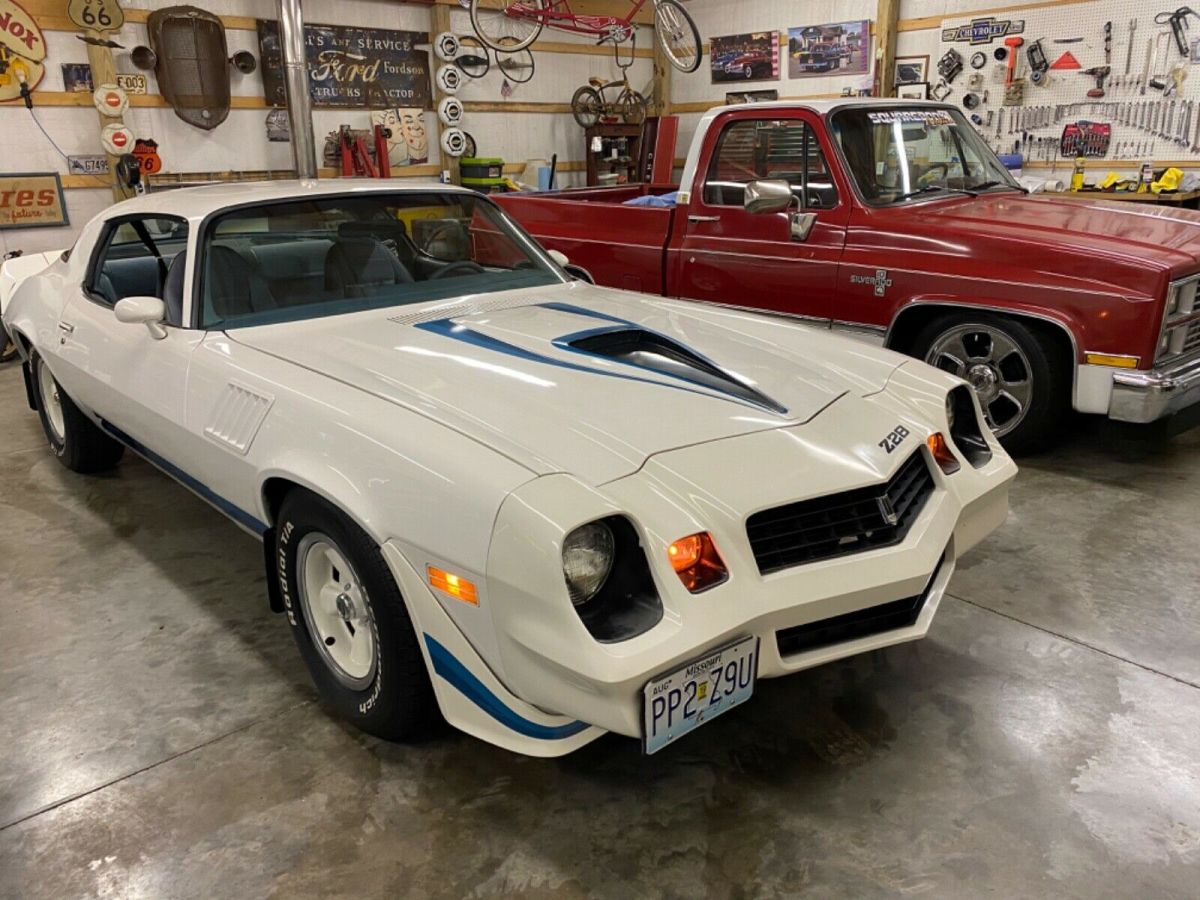 1979 White Chevrolet Camaro Coupe