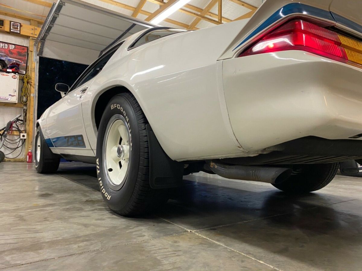 1979 White Chevrolet Camaro Coupe
