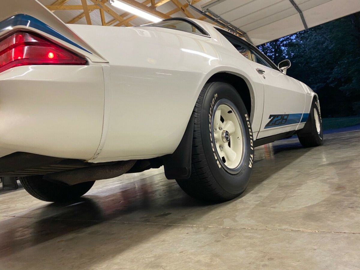 1979 White Chevrolet Camaro Coupe