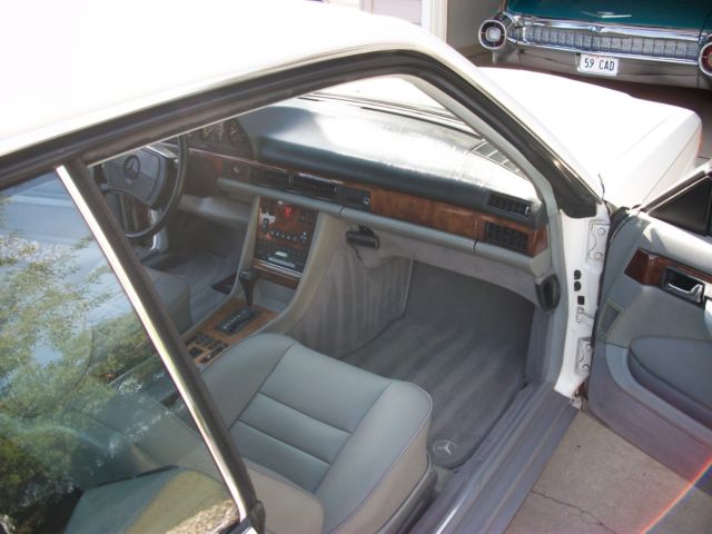 1984 Classic White Mercedes-Benz 500-Series Coupe