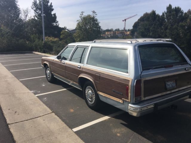 1989 Silver Ford LTD Wagon