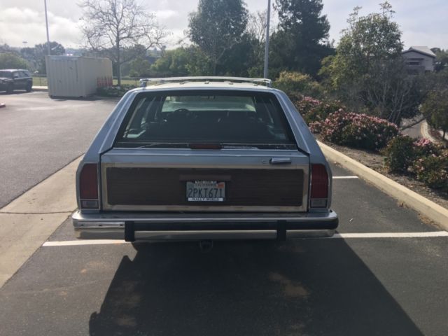 1989 Silver Ford LTD Wagon