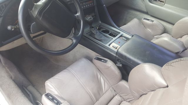 1990 White Chevrolet Corvette Coupe