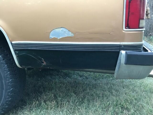 1990 Green GMC Suburban SUV