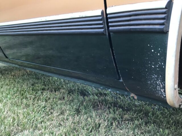 1990 Green GMC Suburban SUV