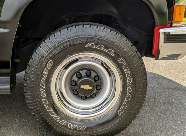 1994 Red / Black Chevrolet Suburban