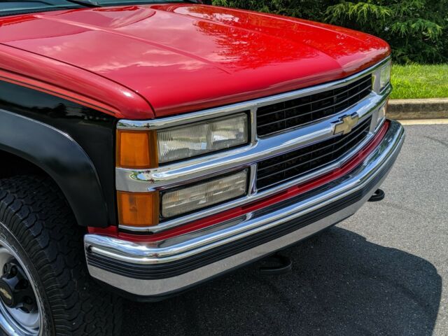 1994 Red / Black Chevrolet Suburban