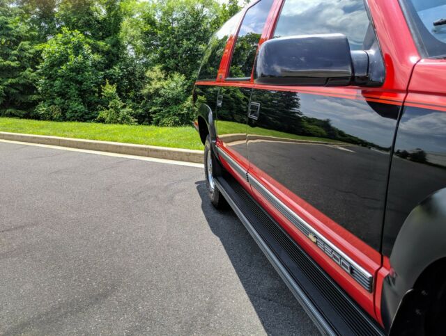 1994 Red / Black Chevrolet Suburban