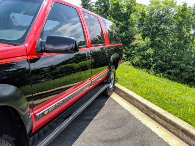 1994 Red / Black Chevrolet Suburban