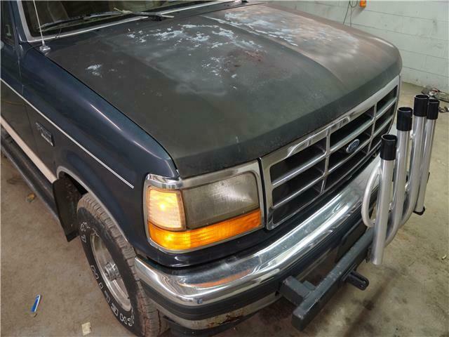 1993 Green Ford Bronco Sport Utility