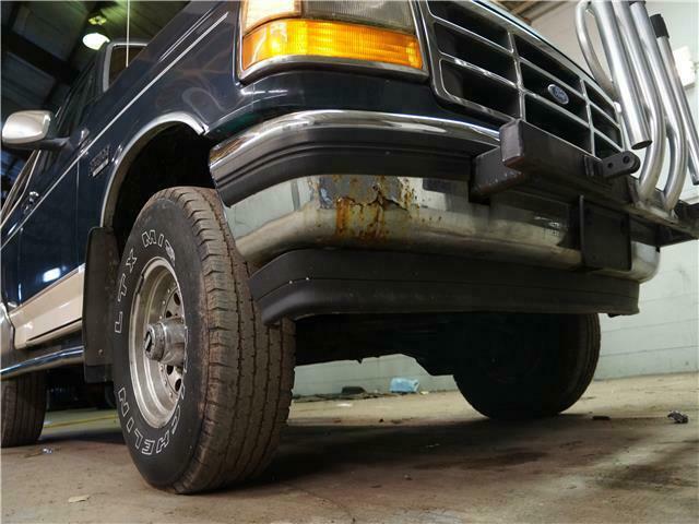 1993 Green Ford Bronco Sport Utility