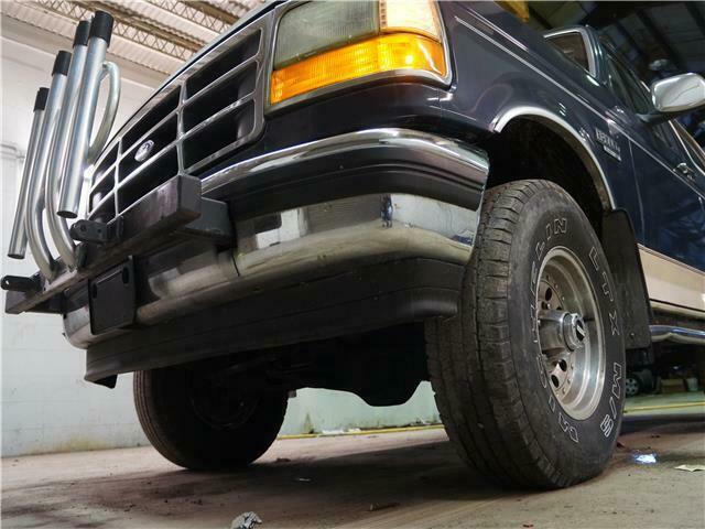 1993 Green Ford Bronco Sport Utility