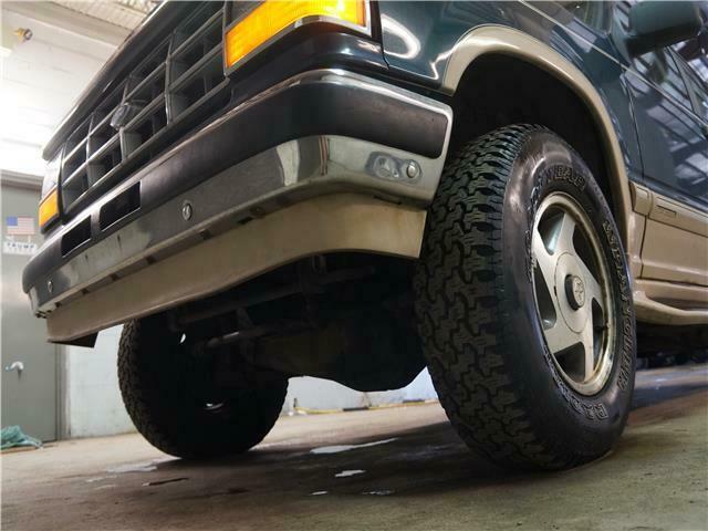 1994 Green Ford Explorer SUV