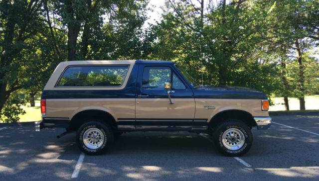 1987 Blue Ford Bronco SUV