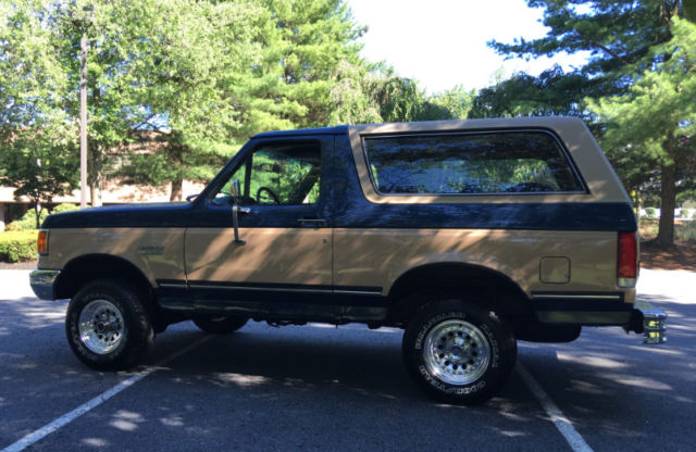 1987 Blue Ford Bronco SUV