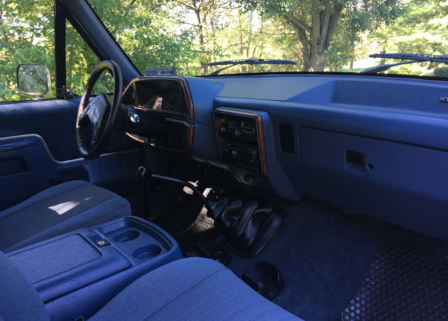 1987 Blue Ford Bronco SUV