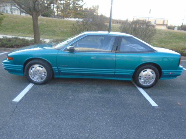 1993 Blue Oldsmobile Cutlass Coupe