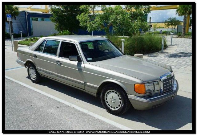 19910000 Silver Mercedes-Benz 300-Series Sedan