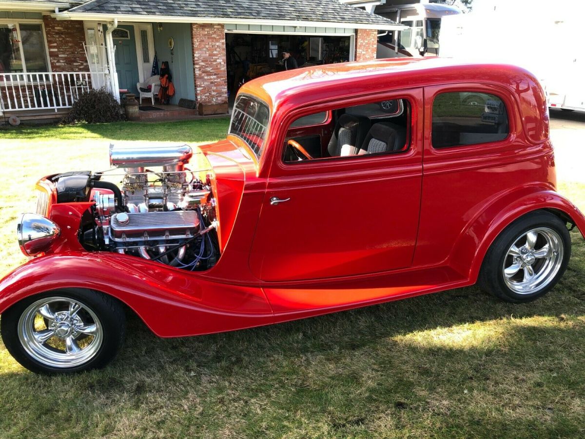 1933 Red Ford Vicky Sedan