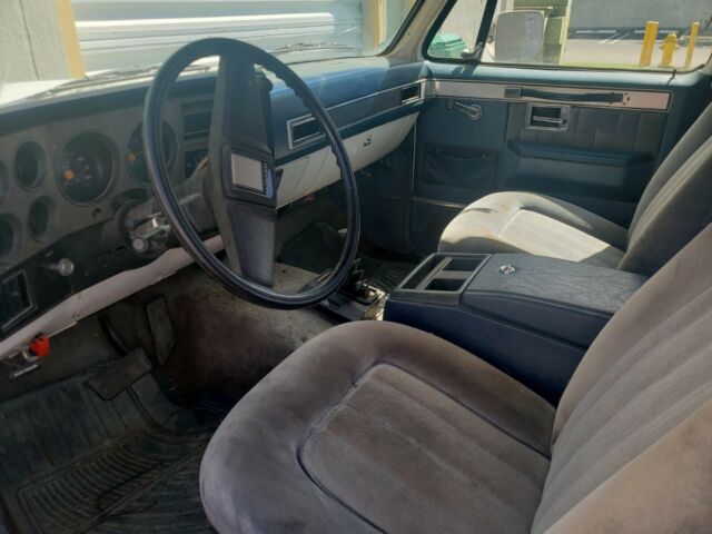 1986 White Chevrolet Blazer SUV